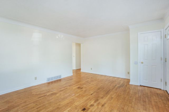 1315 Sutherland Avenue, Kalamazoo, MI 49006