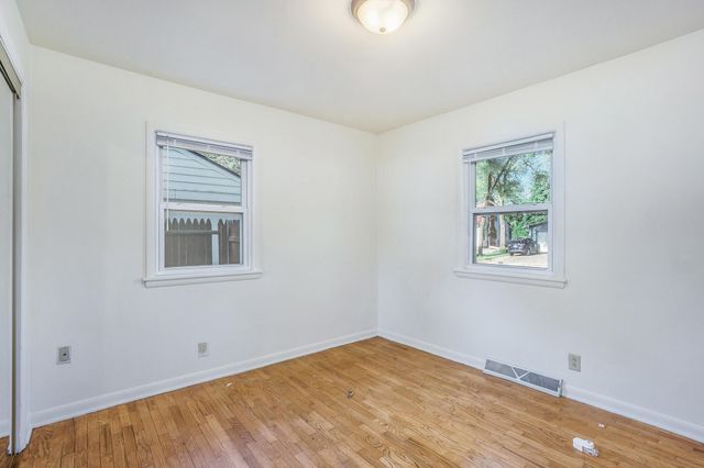 1315 Sutherland Avenue, Kalamazoo, MI 49006