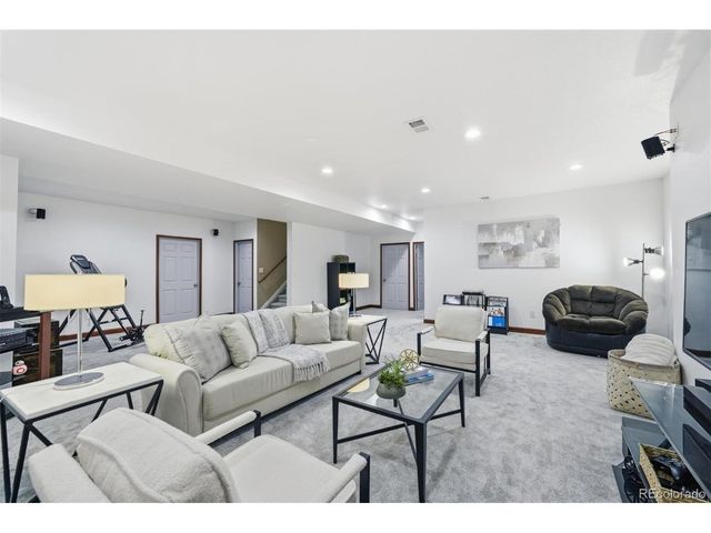 25690 E Hoover Pl, Aurora, CO 80016