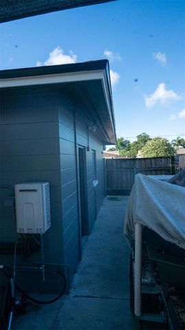 4351 37TH AVENUE N, St Petersburg, FL 33713