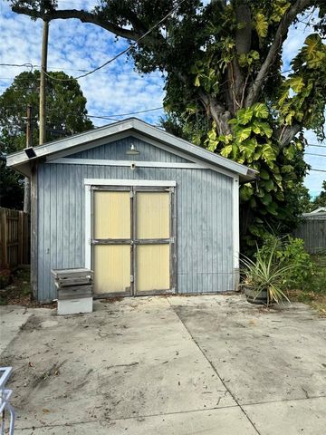 4351 37TH AVENUE N, St Petersburg, FL 33713
