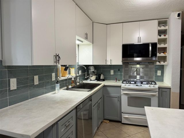 4351 37TH AVENUE N, St Petersburg, FL 33713