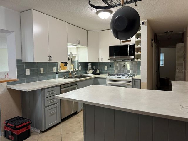 4351 37TH AVENUE N, St Petersburg, FL 33713