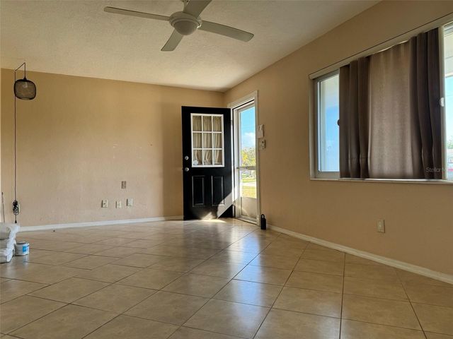 4351 37TH AVENUE N, St Petersburg, FL 33713