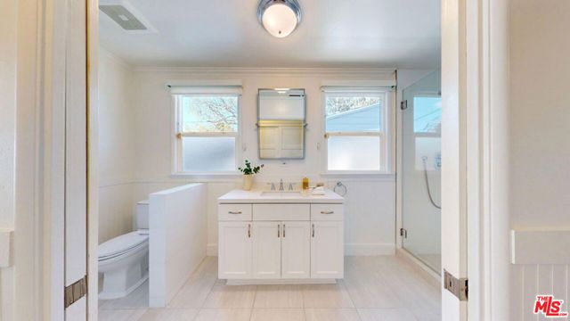 11350 Albata Street, Los Angeles, CA 90049