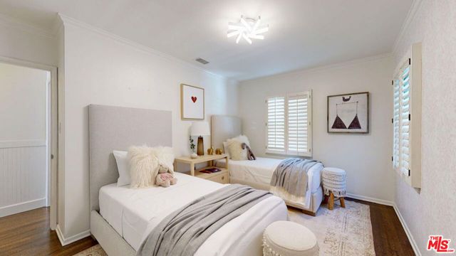 11350 Albata Street, Los Angeles, CA 90049