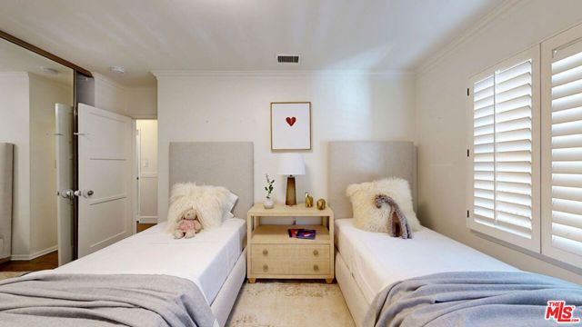 11350 Albata Street, Los Angeles, CA 90049