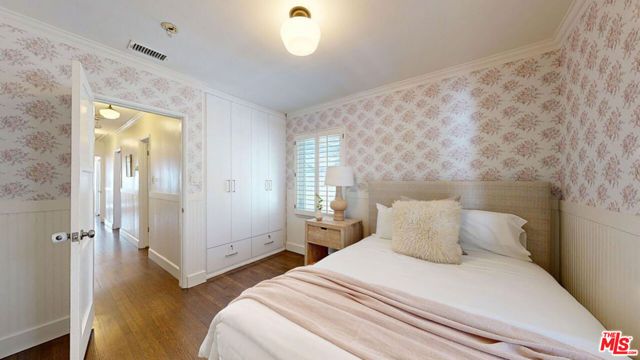 11350 Albata Street, Los Angeles, CA 90049