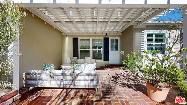 11350 Albata Street, Los Angeles, CA 90049