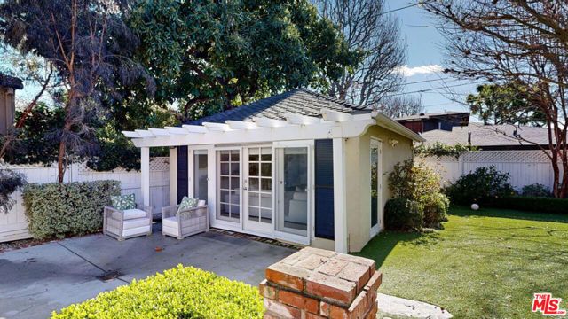 11350 Albata Street, Los Angeles, CA 90049