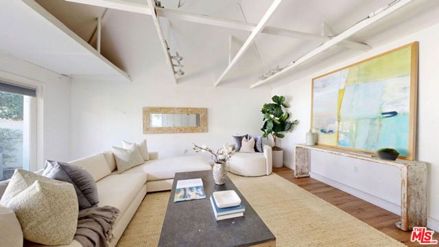 11350 Albata Street, Los Angeles, CA 90049