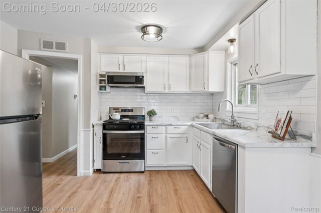 18490 Sumner, Redford Charter Township, MI 48240