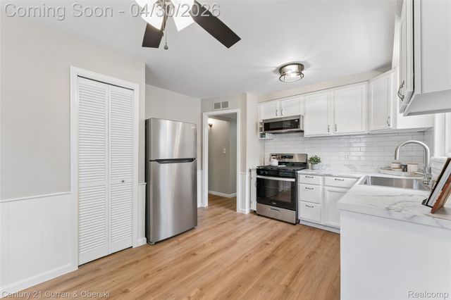 18490 Sumner, Redford Charter Township, MI 48240