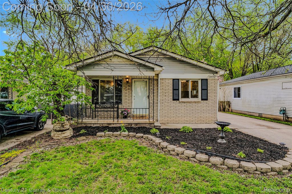 18490 Sumner, Redford Charter Township, MI 48240