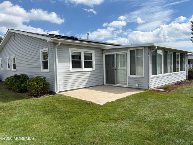 8 Lamb Road, Brick, NJ 08724