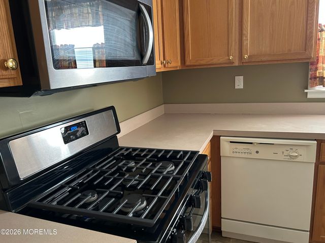 8 Lamb Road, Brick, NJ 08724