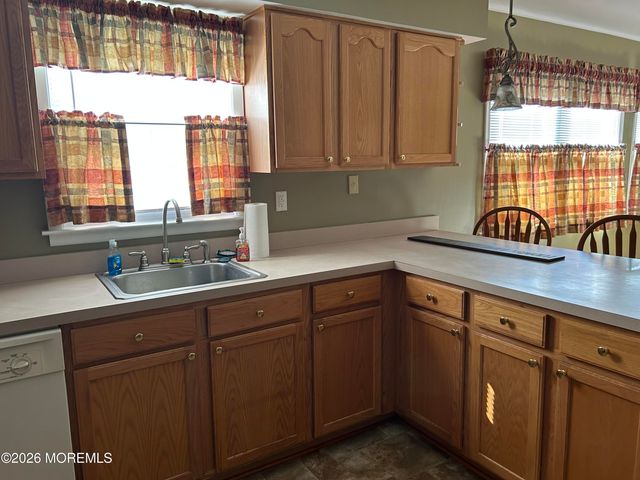 8 Lamb Road, Brick, NJ 08724