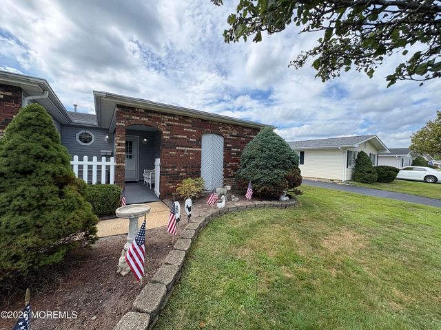 8 Lamb Road, Brick, NJ 08724