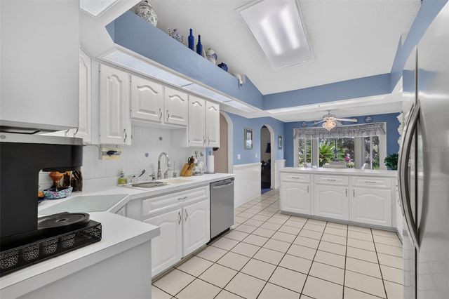 21526 KING HENRY AVENUE, Leesburg, FL 34748