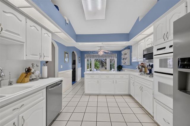 21526 KING HENRY AVENUE, Leesburg, FL 34748