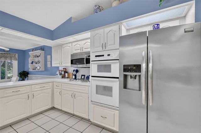 21526 KING HENRY AVENUE, Leesburg, FL 34748