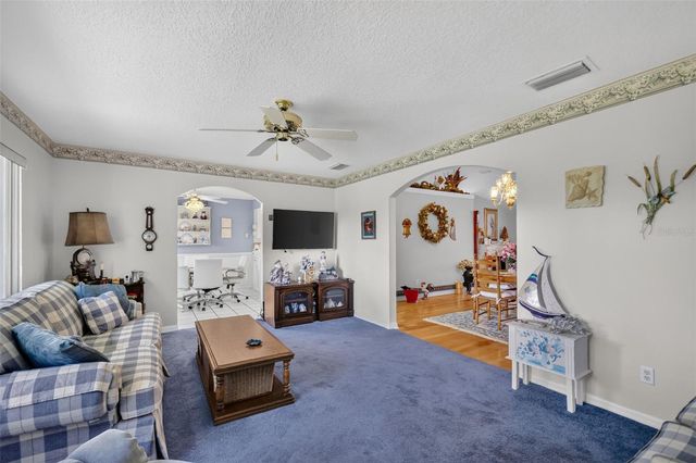 21526 KING HENRY AVENUE, Leesburg, FL 34748
