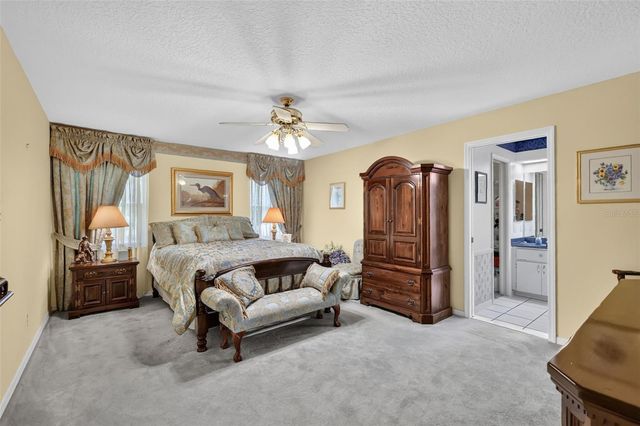 21526 KING HENRY AVENUE, Leesburg, FL 34748