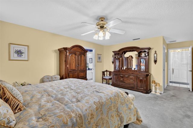 21526 KING HENRY AVENUE, Leesburg, FL 34748