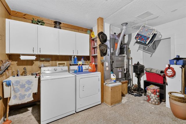21526 KING HENRY AVENUE, Leesburg, FL 34748