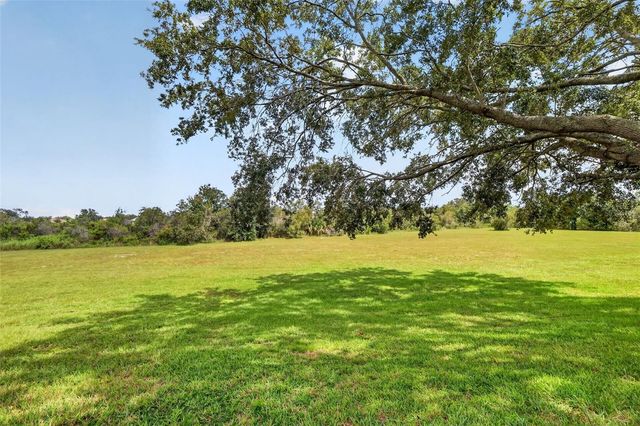 21526 KING HENRY AVENUE, Leesburg, FL 34748
