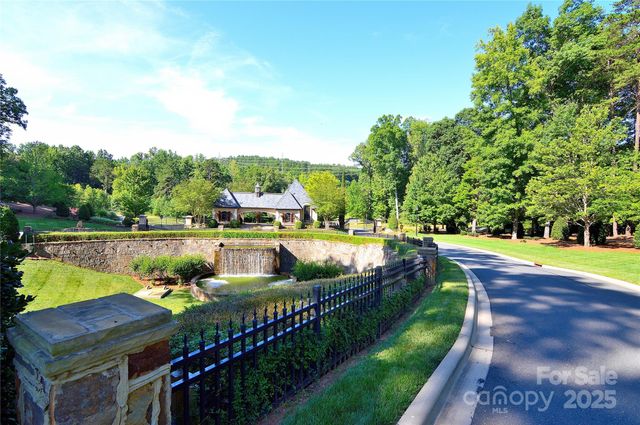 5040 Hermitage Court 210, Belmont, NC 28012