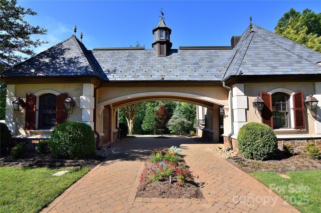 5040 Hermitage Court 210, Belmont, NC 28012