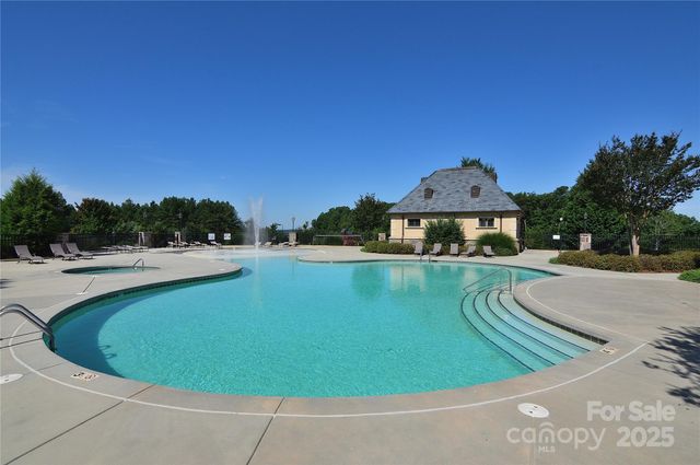 5040 Hermitage Court 210, Belmont, NC 28012