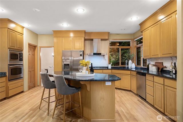 3611 262nd Avenue SE, Sammamish, WA 98075