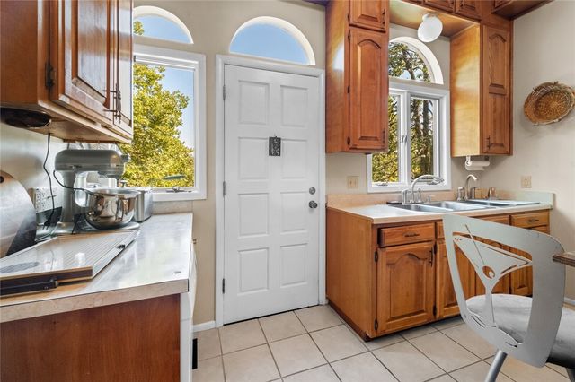 3185 E Van Buren, Eureka Springs, AR 72632