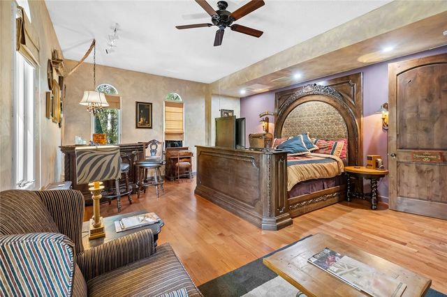 3185 E Van Buren, Eureka Springs, AR 72632