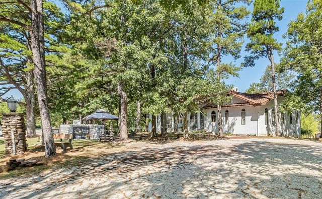 3185 E Van Buren, Eureka Springs, AR 72632