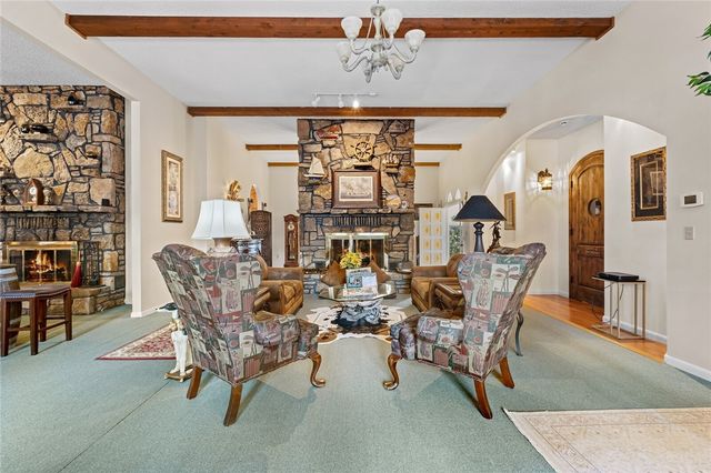 3185 E Van Buren, Eureka Springs, AR 72632