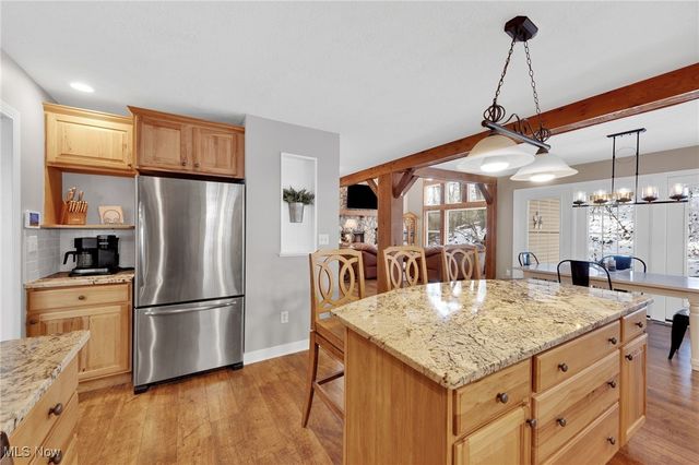 2300 Hampton Ledges Drive, Cuyahoga Falls, OH 44223