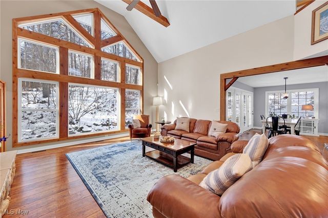 2300 Hampton Ledges Drive, Cuyahoga Falls, OH 44223