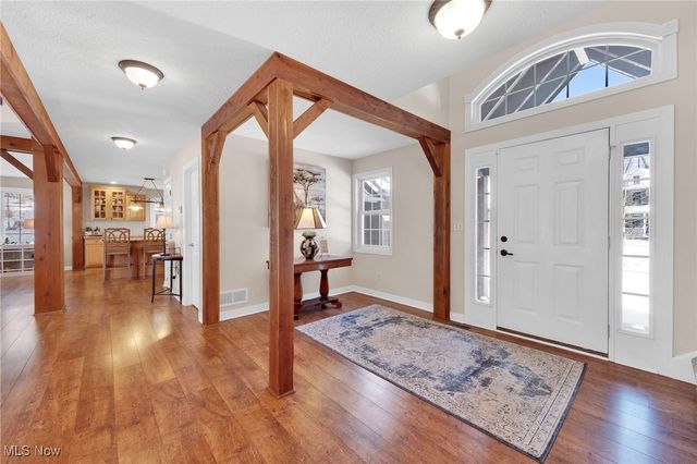 2300 Hampton Ledges Drive, Cuyahoga Falls, OH 44223