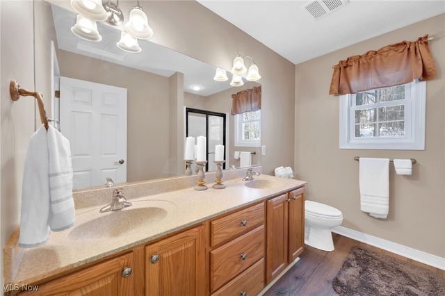 2300 Hampton Ledges Drive, Cuyahoga Falls, OH 44223