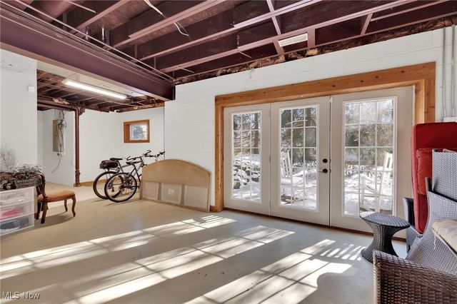 2300 Hampton Ledges Drive, Cuyahoga Falls, OH 44223