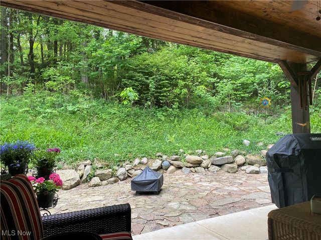 2300 Hampton Ledges Drive, Cuyahoga Falls, OH 44223