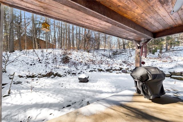 2300 Hampton Ledges Drive, Cuyahoga Falls, OH 44223