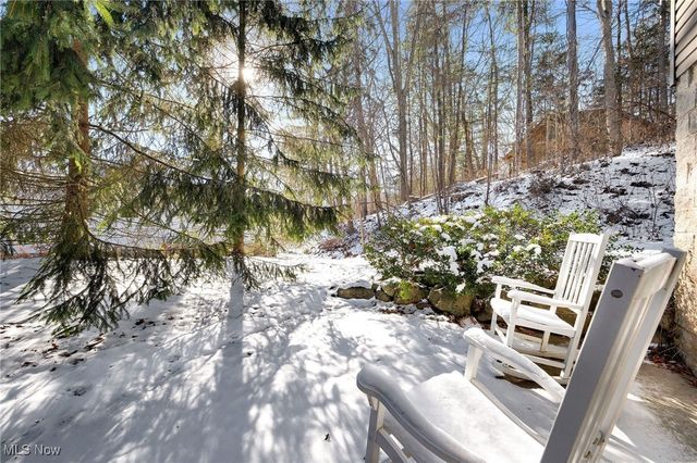 2300 Hampton Ledges Drive, Cuyahoga Falls, OH 44223