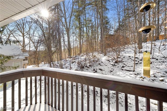 2300 Hampton Ledges Drive, Cuyahoga Falls, OH 44223