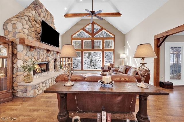 2300 Hampton Ledges Drive, Cuyahoga Falls, OH 44223