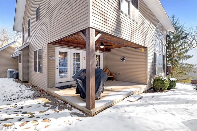 2300 Hampton Ledges Drive, Cuyahoga Falls, OH 44223