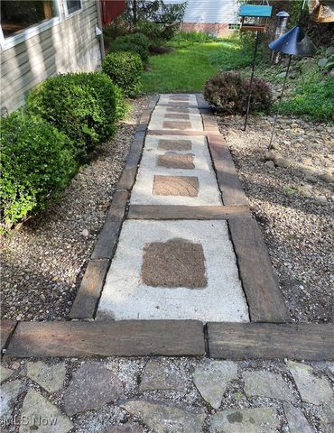 2300 Hampton Ledges Drive, Cuyahoga Falls, OH 44223